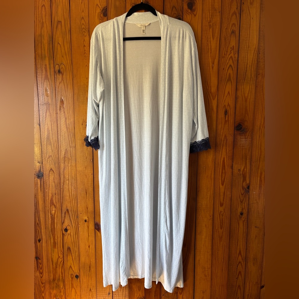 Soma Light Blue Long Lounge Robe with Navy Lace Cuffs Open Front